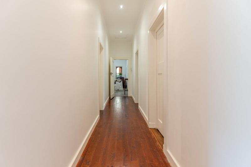 To Let 5 Bedroom Property for Rent in Zwaanswyk Western Cape